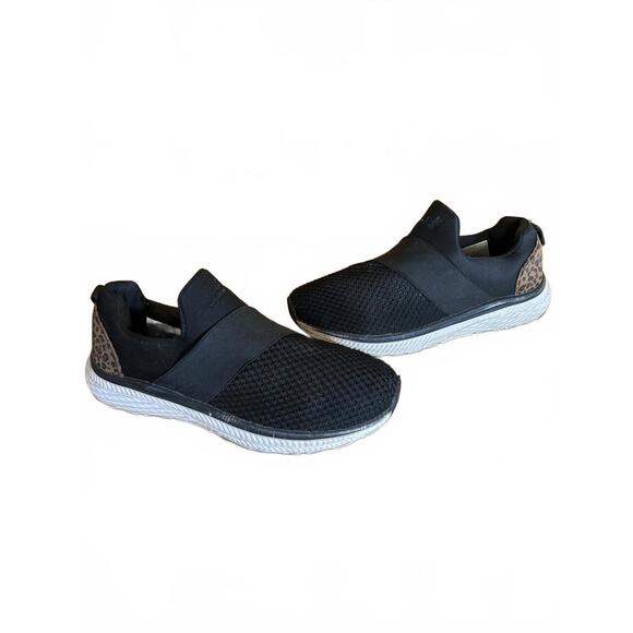 Women's Black Slip-On Sneakers with Leopard Detail! Size 8.5 - Picture 1 of 7